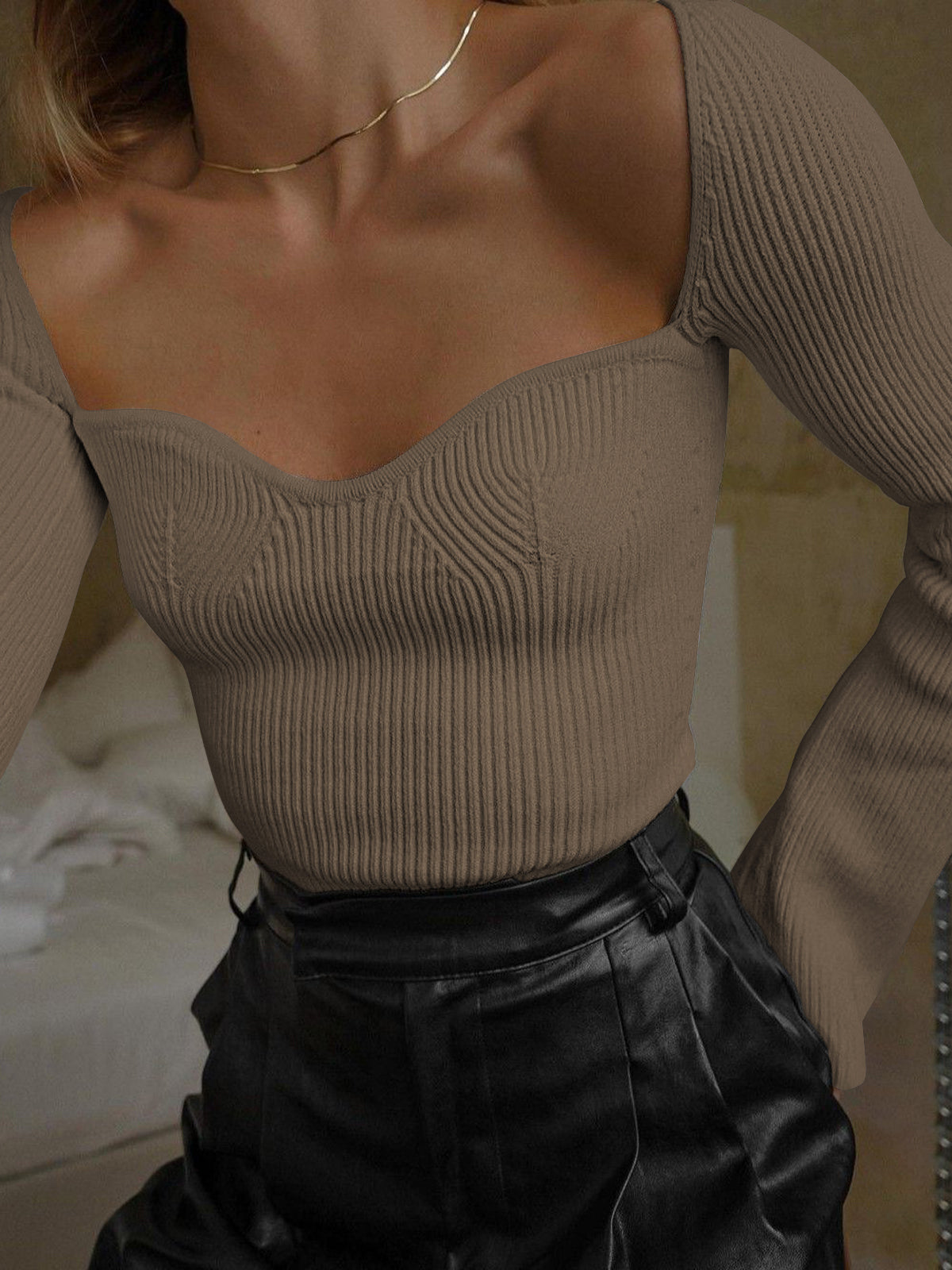 Sweetheart Neck Long Sleeve Fitted Knit Top