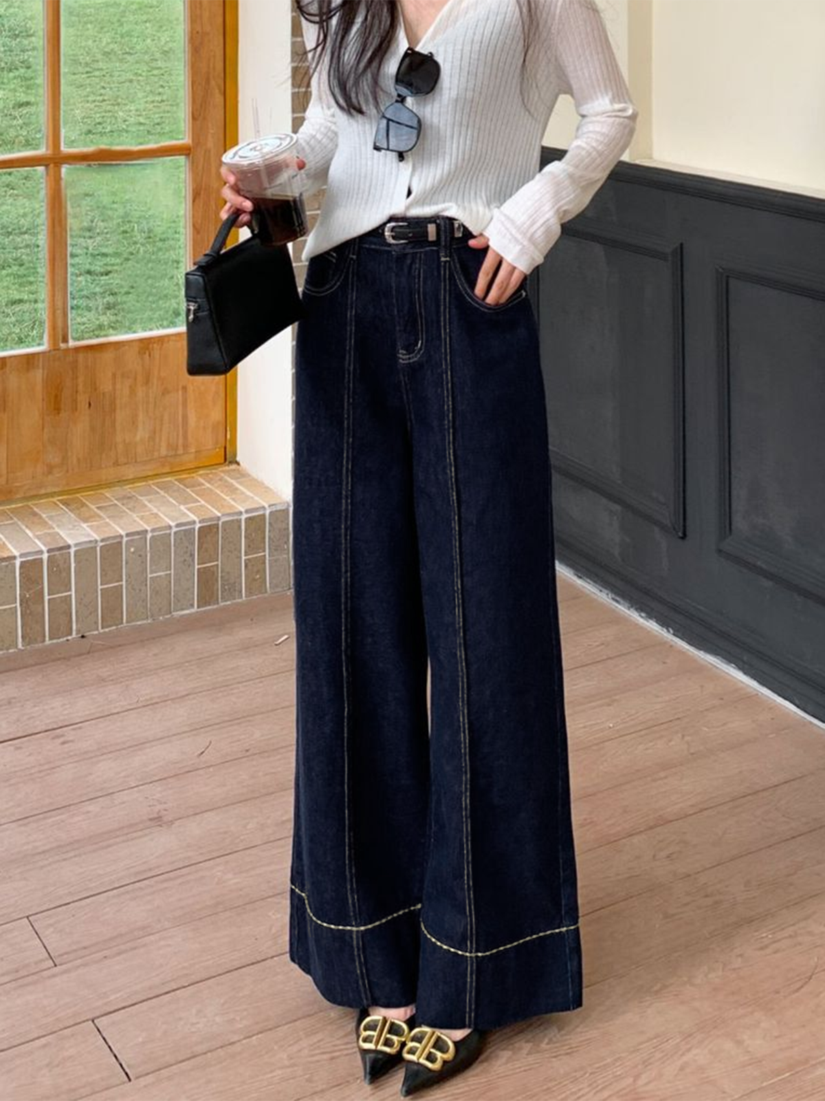 Mid-Waist Relaxed Wide-Leg Denim Jeans