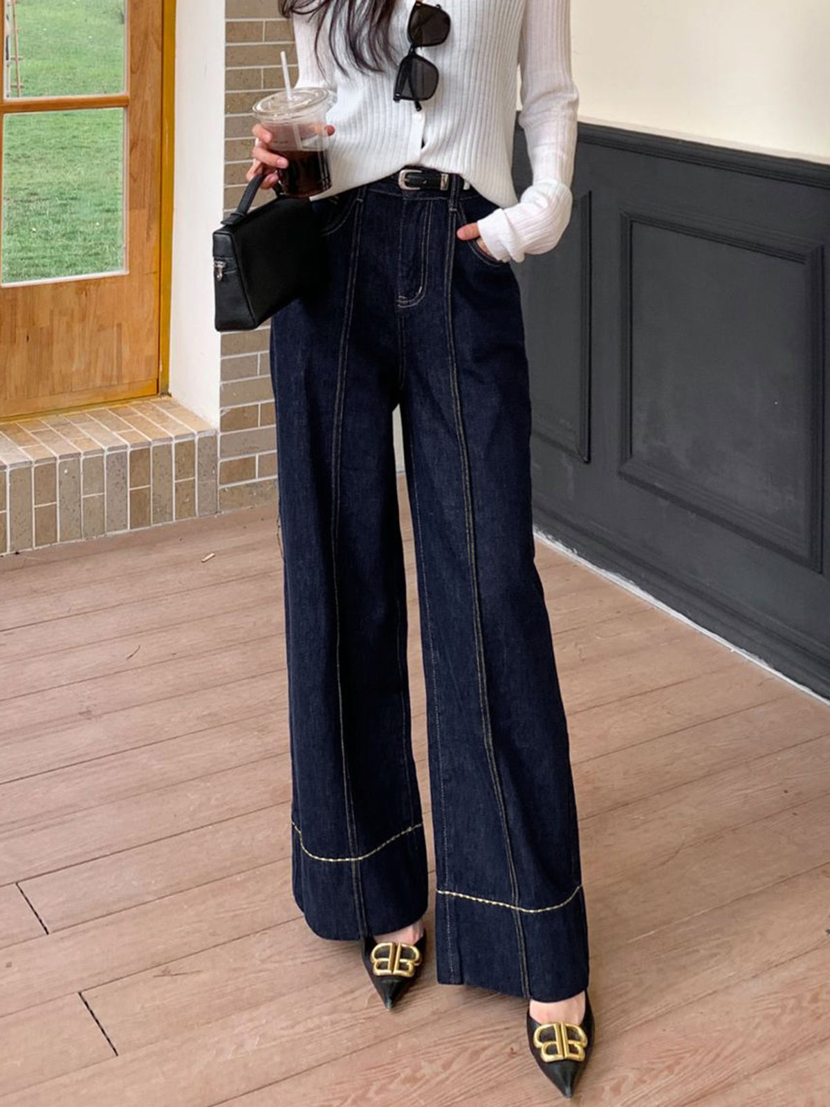 Mid-Waist Relaxed Wide-Leg Denim Jeans