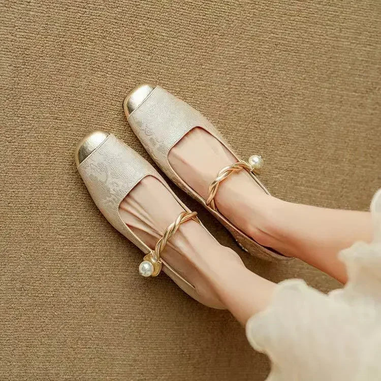 Pointed Toe Slingback Kitten Heels