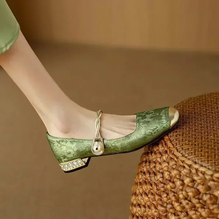 Pointed Toe Slingback Kitten Heels