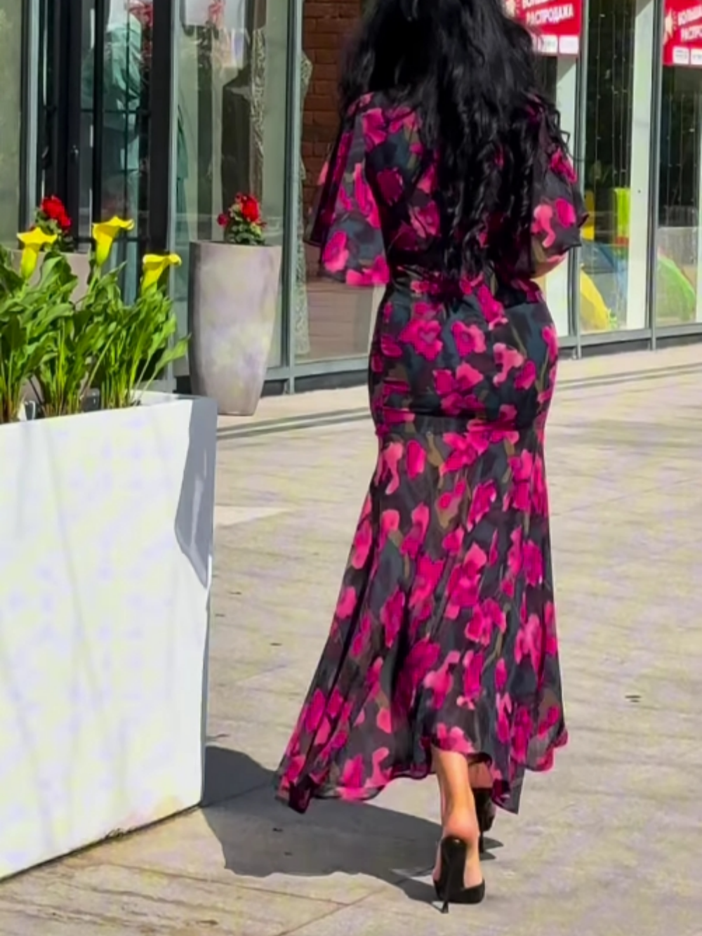Vintage Floral Trumpet Sleeve V-Neck Midi Dress